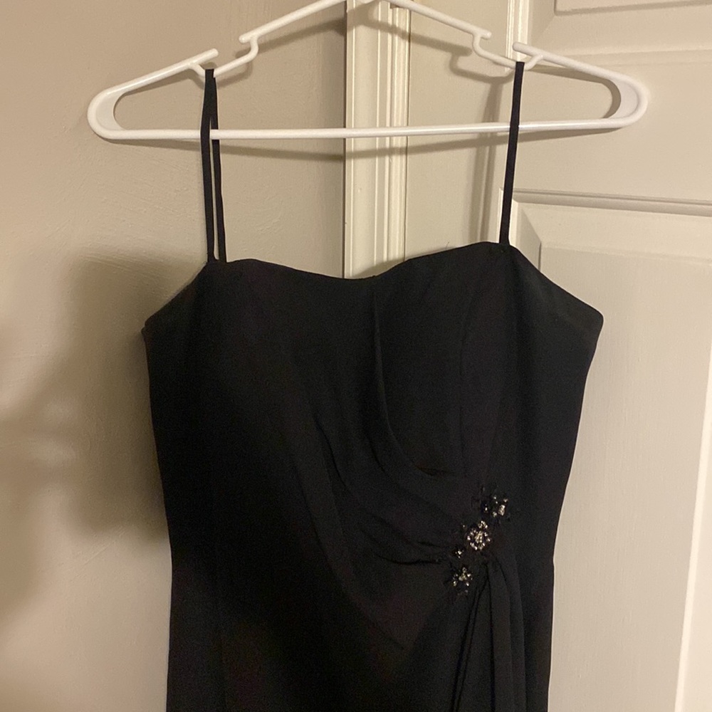 Women’s Size 6 Formal Floor Length Black Gown, worn once! Studio 17 formal wear!